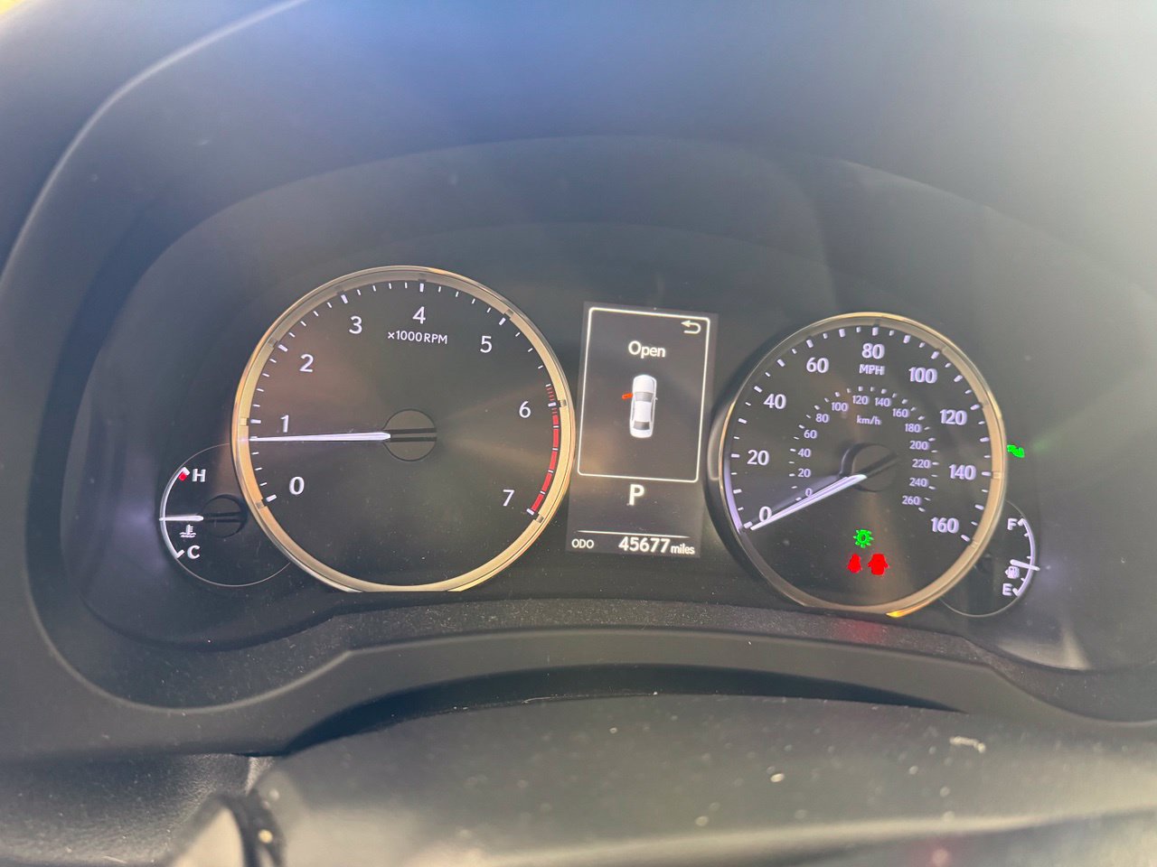 Used 2017 Lexus IS 200t w/ Premium Package RWD image 4