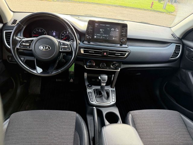 Used 2021 Kia Seltos S AWD/4WD image 14