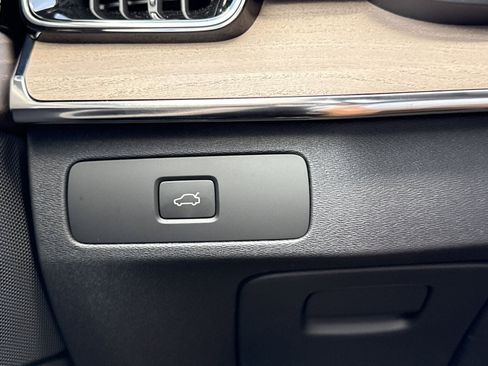 New 2026 Volvo XC90 B5 Ultra w/ Protection Package Premier AWD/4WD image 22