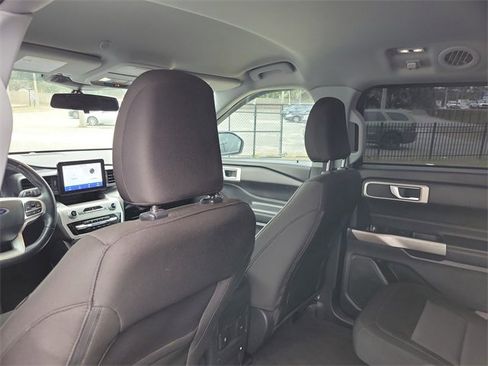 Used 2022 Ford Explorer XLT image 28