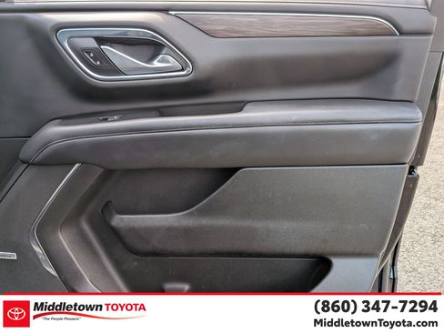 Used 2022 Chevrolet Suburban LT w/ Luxury Package AWD/4WD image 35