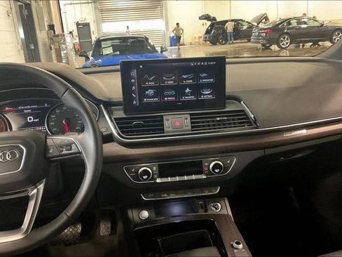 Certified 2025 Audi Q5 2.0T Premium image 6