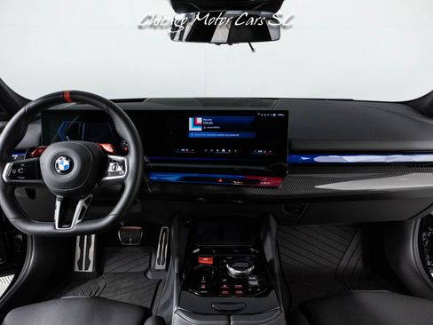 Used 2025 BMW M5 w/ Carbon Package AWD/4WD image 25