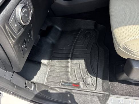Used 2019 Ford Expedition Platinum AWD/4WD image 32