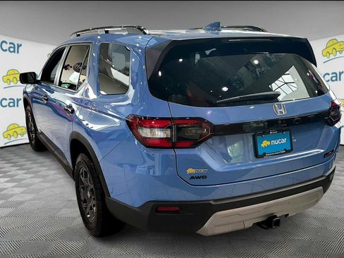 New 2025 Honda Pilot TrailSport image 5