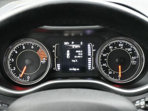 Used 2018 Jeep Cherokee Latitude Plus image 7