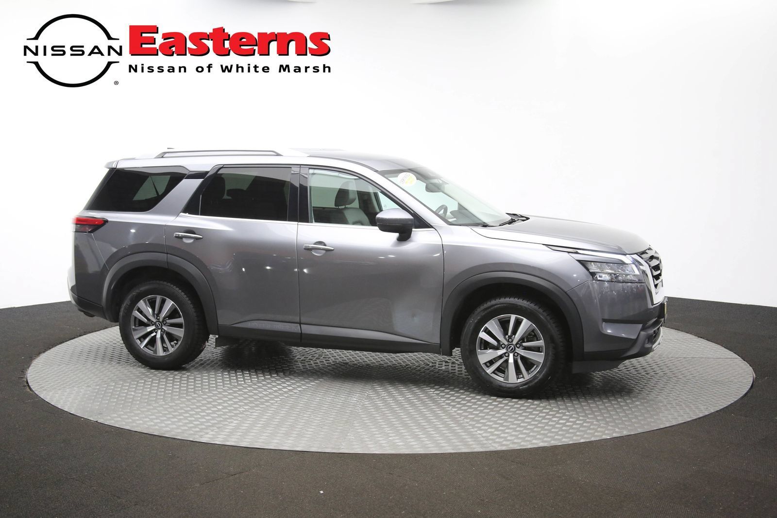 Used 2022 Nissan Pathfinder SL AWD/4WD image 47