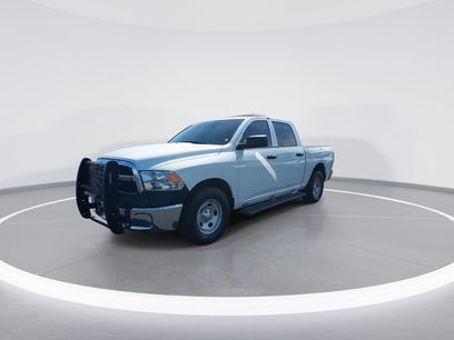 Used 2022 RAM 1500 4x4 Crew Cab Classic w/ Chrome Appearance Group