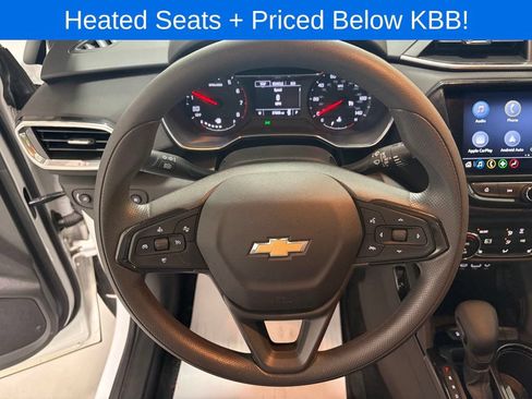 Used 2023 Chevrolet TrailBlazer LT w/ Convenience Package FWD image 11