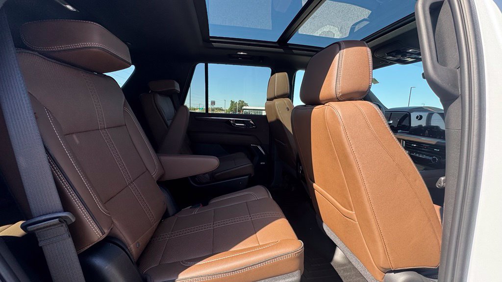 Used 2026 Chevrolet Tahoe High Country AWD/4WD image 13