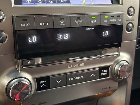 Used 2020 Lexus GX 460 Premium image 18