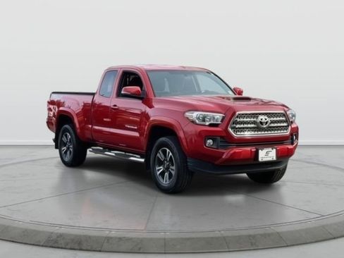 Used 2016 Toyota Tacoma TRD Sport w/ Towing Package image 1