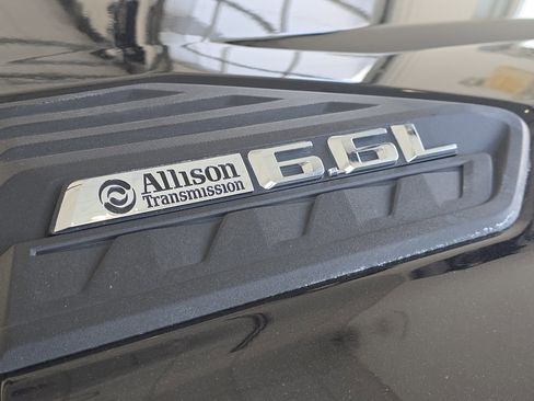 Used 2024 Chevrolet Silverado 2500 LT w/ Convenience Package image 14