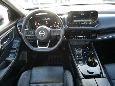 Certified 2023 Nissan Rogue Platinum w/ Platinum Premium Package image 12