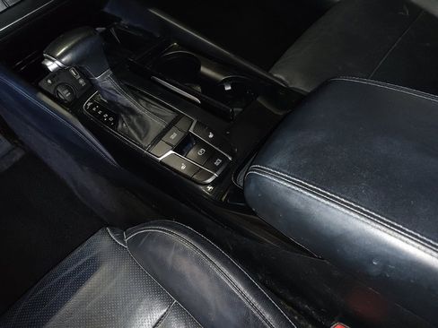 Used 2019 Kia Cadenza Technology image 26