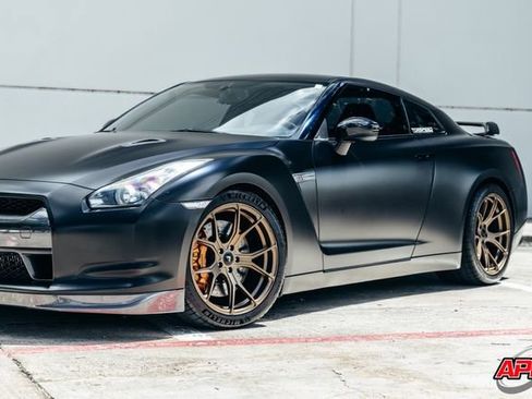 Used 2010 Nissan GT-R Premium AWD/4WD image 39