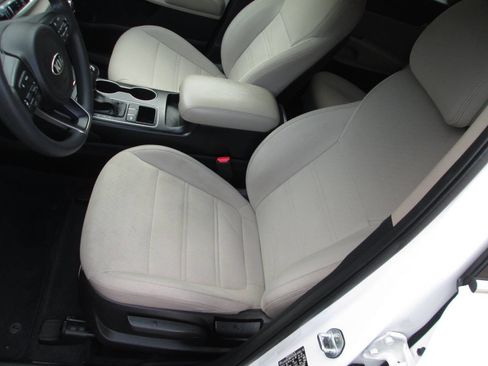 Used 2016 Kia Sorento LX image 15