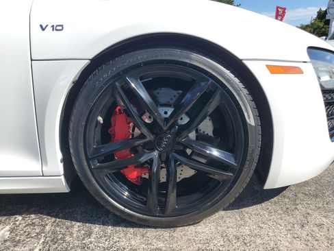 Used 2015 Audi R8 V10 w/ Full Leather Package image 39