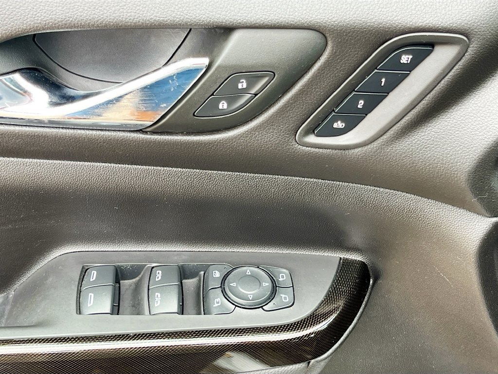Used 2023 GMC Acadia AT4 w/ Preferred Package AWD/4WD image 18