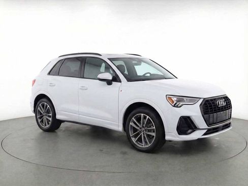 Used 2024 Audi Q3 2.0T Premium image 3