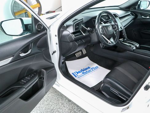 Used 2019 Honda Civic Sport image 3