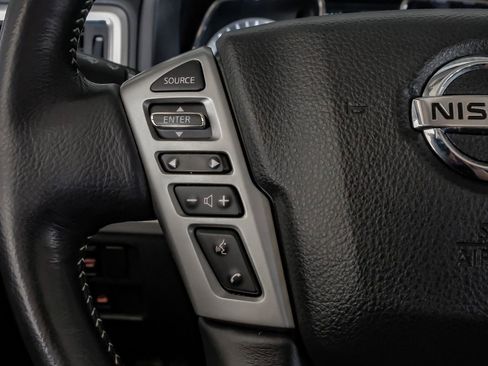 Used 2019 Nissan Titan PRO-4X image 15