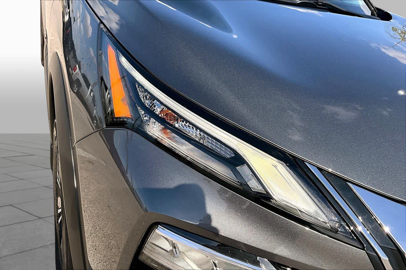 Used 2023 Nissan Rogue SV FWD image 28
