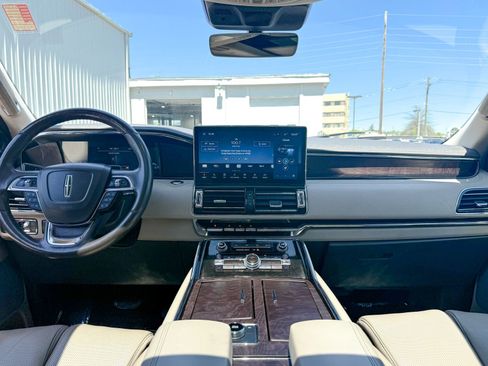 Used 2022 Lincoln Navigator Reserve AWD/4WD image 28