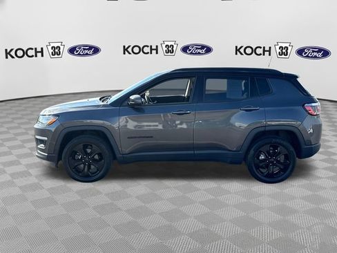 Used 2018 Jeep Compass Latitude w/ Popular Equipment Group AWD/4WD image 4