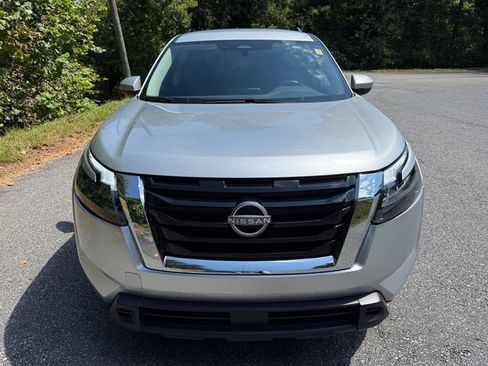 Used 2025 Nissan Pathfinder SV AWD/4WD image 3
