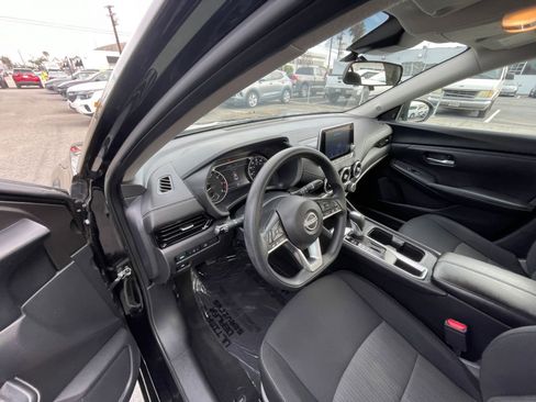 Used 2024 Nissan Sentra SV image 34