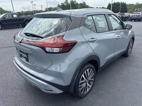 Used 2021 Nissan Kicks SV FWD image 6