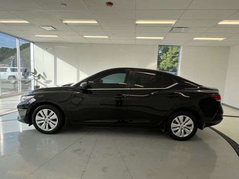 Used 2023 Nissan Sentra S w/ Trunk Package image 6
