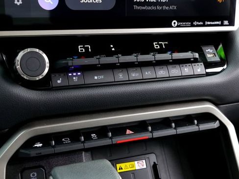 Used 2024 Toyota Tundra Limited image 16