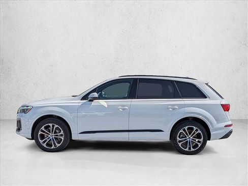 Certified 2025 Audi Q7 2.0T Premium w/ Convenience Plus Package AWD/4WD image 9