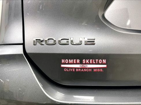 Used 2017 Nissan Rogue S w/ Appearance Package image 14