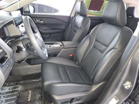 Certified 2025 Nissan Rogue SL w/ Tech Package image 12