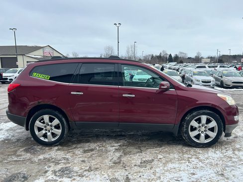 Used 2010 Chevrolet Traverse LT w/ Personal Connectivity Package image 4