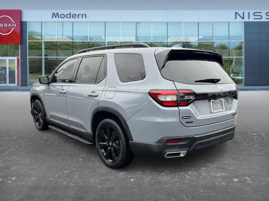 Used 2025 Honda Pilot Black Edition image 7