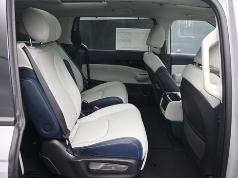New 2026 Kia Carnival SX Prestige FWD image 39