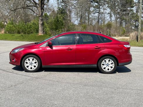 Used 2012 Ford Focus SE image 3