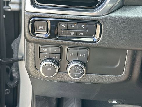 Certified 2025 GMC Yukon Denali AWD/4WD image 18