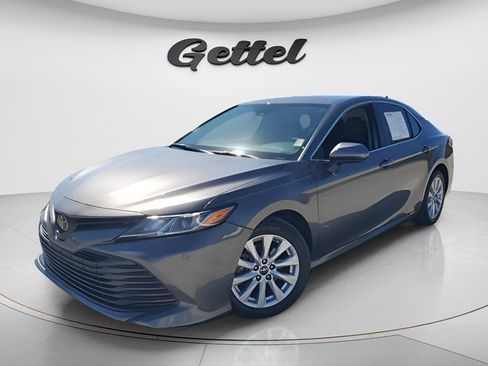 Used 2019 Toyota Camry LE image 1