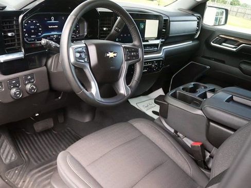 Used 2024 Chevrolet Silverado 1500 LT image 13