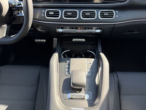 New 2026 Mercedes-Benz GLS 450 4MATIC image 23