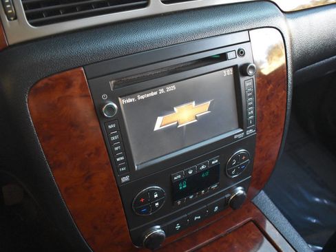 Used 2012 Chevrolet Tahoe LTZ image 30