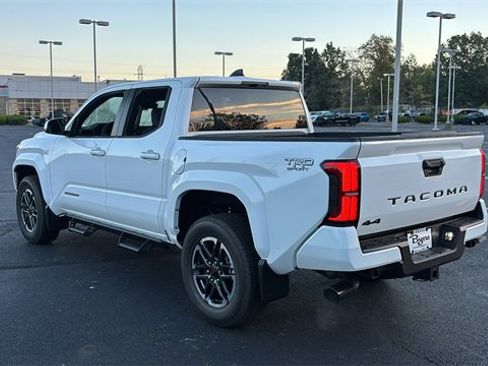 New 2025 Toyota Tacoma TRD Sport image 5