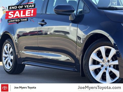 Used 2025 Toyota Corolla LE image 6
