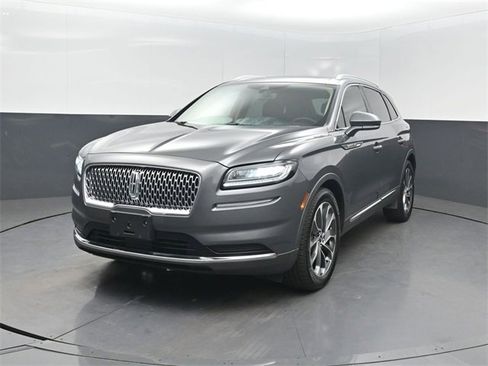 Used 2023 Lincoln Nautilus Reserve image 1