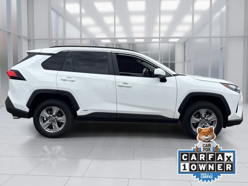 Used 2025 Toyota RAV4 XLE AWD/4WD image 7